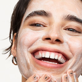 Vegan Milk Moisturizing Cleanser - Żel oczyszczający 