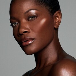 Bio-Radiant™ Glassy Highlighter Balm - Rozświetlacz do twarzy