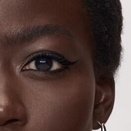Precyzyjny eyeliner