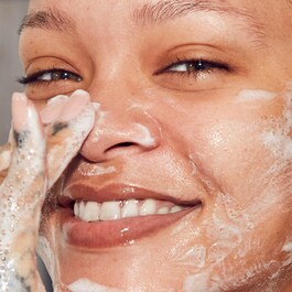 Total Cleans'r - Żel do demakijażu z wiśnią z Barbados