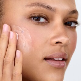 Rose Face Cream - Krem nawilżający z ekstraktem z róży i kwasem hialuronowym