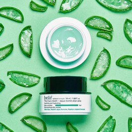 The True Cream Aqua Bomb Aloe Vera – Nawilżająco-kojący żel do twarzy