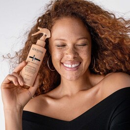 CURL MANIFESTO Spray odświeżający loki   