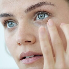 Black Tea Eye Concentrate - Wielofunkcyjny krem ujędrniający