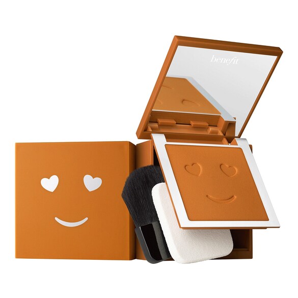 Hello Happy - Aksamitny Podkład w Pudrze, BENEFIT COSMETICS