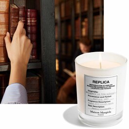 Replica Whispers In A Library Candle - Świeca zapachowa