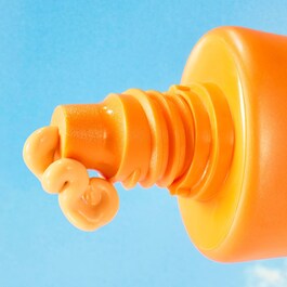 Banana Bright Mineral Sunscreen SPF 30 - Krem SPF z witaminą C