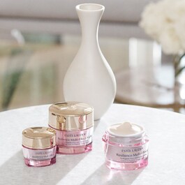 Resilience Multi Effect - Trójpeptydowy krem do twarzy i szyi SPF 15