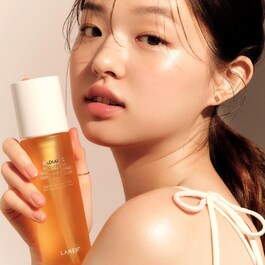Radian-C Brightening Treatment Essence - Esencja pielęgnacyjna