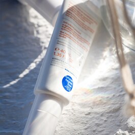 YOGHURT - Koloryzujący krem ochronny do twarzy SPF50