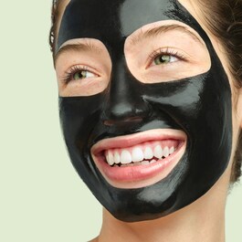 Luminizing Black Mask - Czarna maseczka rozświetlająca