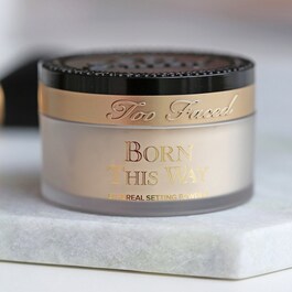 Born This Way Loose Powder - Puder utrwalający