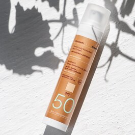 RED GRAPE - Koloryzujący krem ochronny do twarzy SPF50