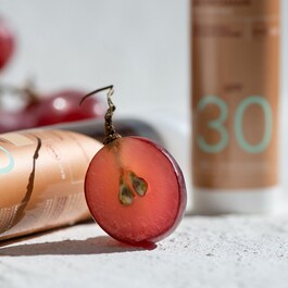 RED GRAPE - Koloryzujący krem ochronny do twarzy SPF30