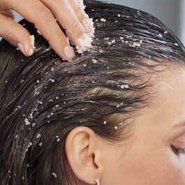 Peeling skóry głowy - oczyszcza i nawilża