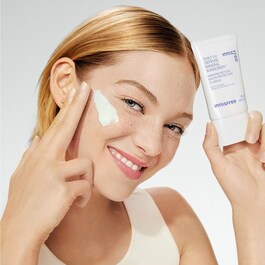 Daily UV Defense Mineral Sunscreen SPF50 - Ochrona przeciwsłoneczna UVA / UVB
