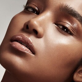 Gloss Bomb Universal Lip Luminizer - Rozświetlający błyszczyk do ust