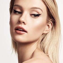 Flyliner Longwear Liquid Eyeliner - Eyeliner