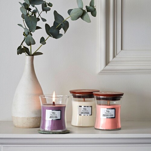 Wood Wick - Świeca Zapachowa Średnia Pressed Blooms & Patchouli - Pressed Blooms & Patchouli - Dla Kobiet
