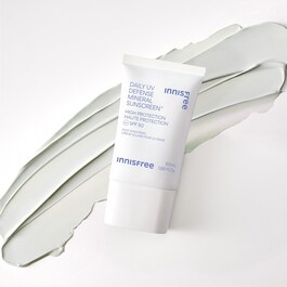 Daily UV Defense Mineral Sunscreen SPF50 - Ochrona przeciwsłoneczna UVA / UVB