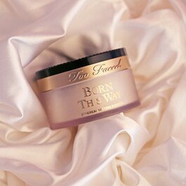 Born This Way Loose Powder - Puder utrwalający