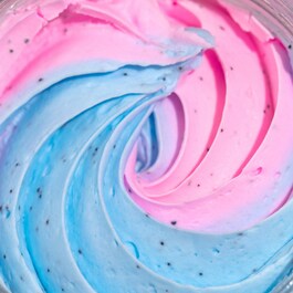 Berry Cheeky — Peeling gommage pielęgnacyjno-oczyszczający do pośladków