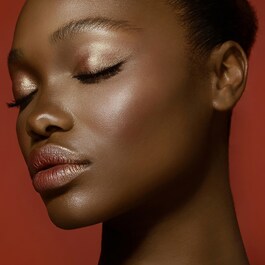 Bloom Blush et Glow Palette - Paleta różów i rozświetlaczy