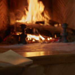 Replica By The Fireplace Candle - Świeca zapachowa