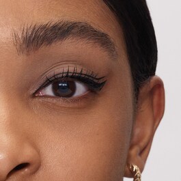 Precyzyjny eyeliner