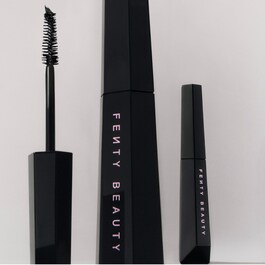 HELLA THICC VOLUMIZING MASCARA - Zagęszczający tusz do rzęs