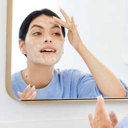 Pure Skin Face Cleanser - Płyn oczyszczający do twarzy 2 w 1