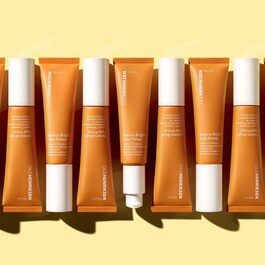 Banana Bright Face Primer - Rozświetlająca baza pod makijaż z witaminą C