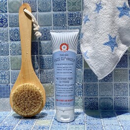 Pure Skin Face Cleanser - Płyn oczyszczający do twarzy 2 w 1