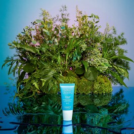 Selfless By Hyram – Serum antyoksydacyjne do twarzy z imbirem i peptydem Q10