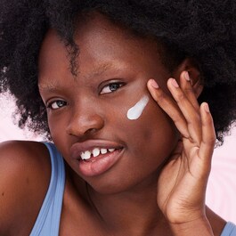 Rose Face Cream - Krem nawilżający do twarzy z kwasem hialuronowym