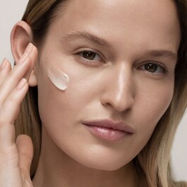 Black Tea Instant Perfecting Mask - Maska wygładzająca z czarną herbatą