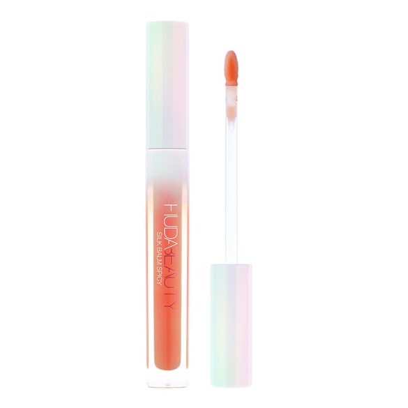 Silk Balm Spicy – Rozgrzewający balsam zwiększający objętość ust, HUDA BEAUTY