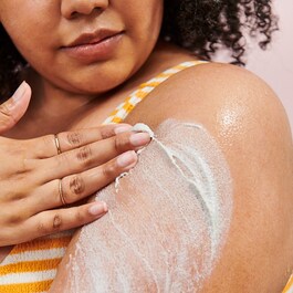KP Bump Eraser Body Scrub with 10% AHA - Peeling do ciała z kwasami AHA