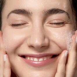 Soy Face Cleanser – Sojowy płyn do oczyszczania twarzy i demakijażu