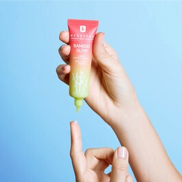 Bamboo Glow - Krem z efektem "rosy"