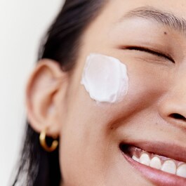 Floral Recovery Calming Mask - Kojąca maska na noc z witaminą C 