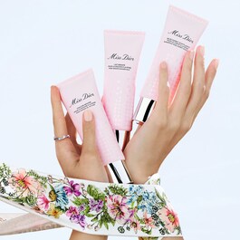 Miss Dior Shimmering Rose Sorbet Body Gel - Żel do ciała