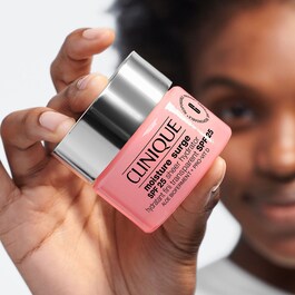Moisture Surge™ SPF 25 Sheer Hydrator - Krem nawilżający z filtrem SPF25