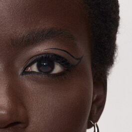 Black Ink - Wodoodporny eyeliner o precyzyjnej końcówce