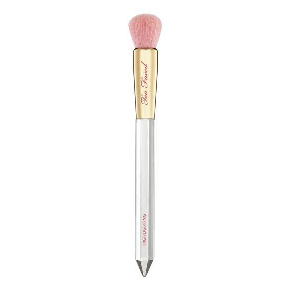 Diamond Light Highlighting Brush - Pędzel do rozświetlacza, TOO FACED