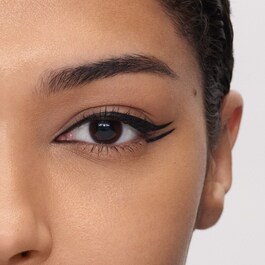 Black Ink - Wodoodporny eyeliner o precyzyjnej końcówce