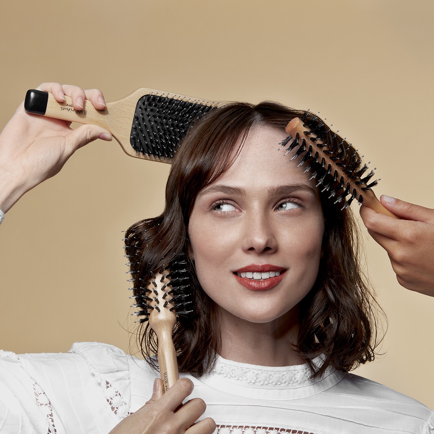 The BlowDry Brush N°2 Szczotka do wlosów i HAIR RITUEL BY SISLEY ≡